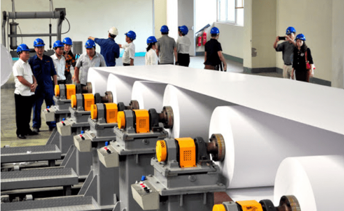 Hình 1. Nhà máy sản xuất bột giấy