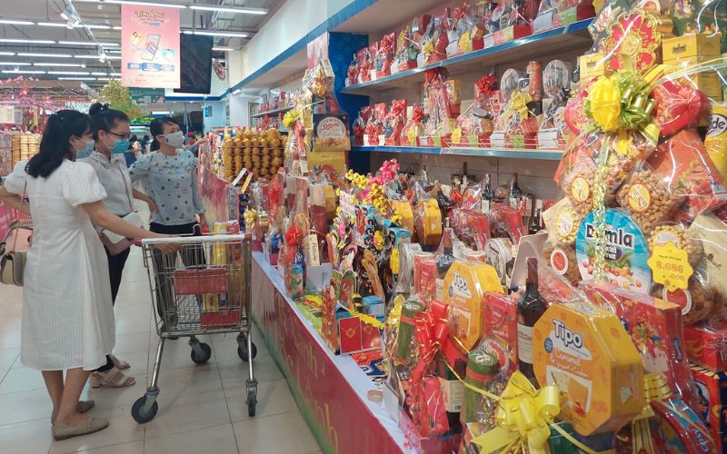 thi-truong-do-uong-tet-nguoi-tieu-dung-lua-chon-gio-qua